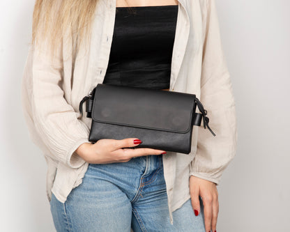 Ponny Leather Clutch Bag