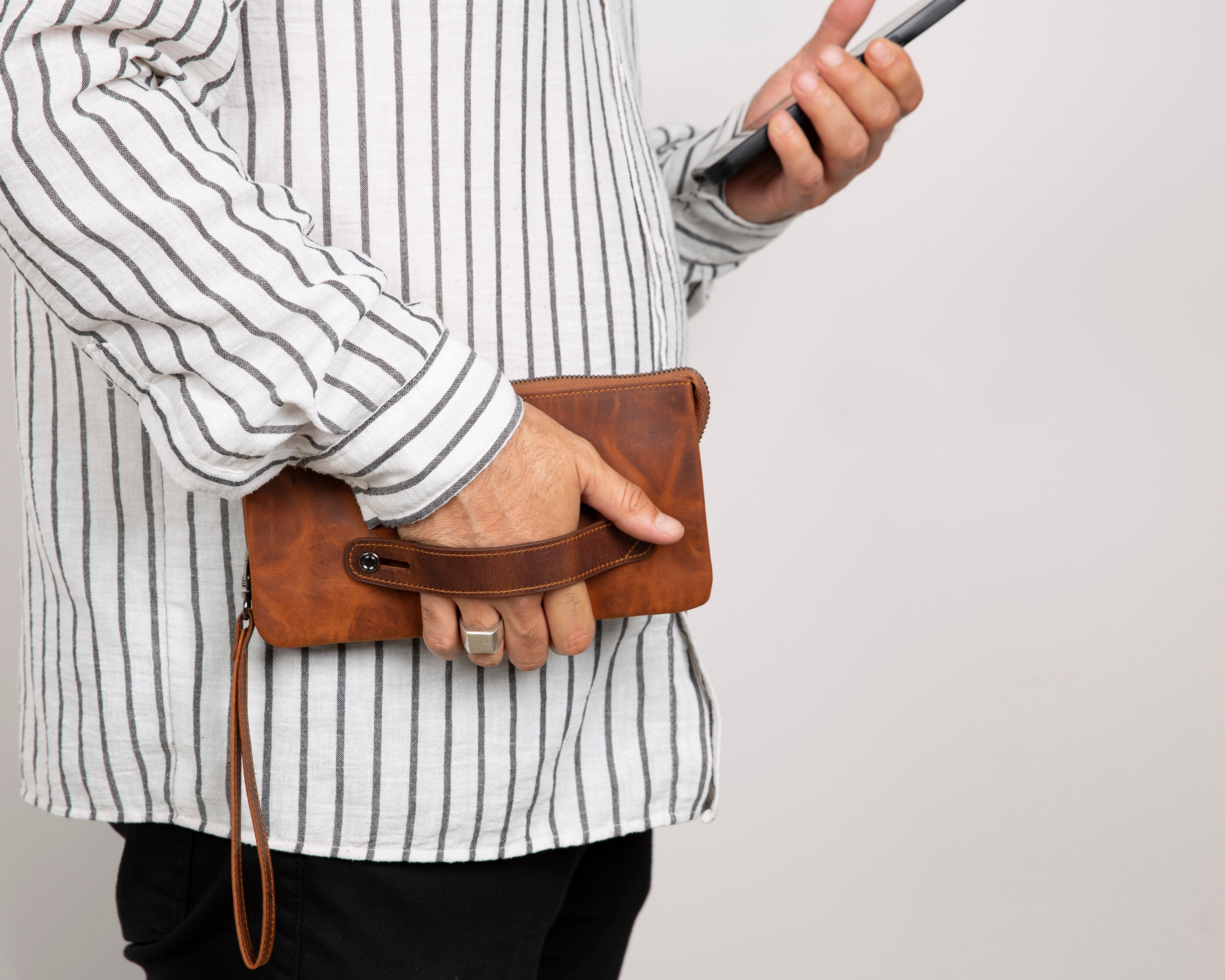 Maesta Leather Clutch Bag