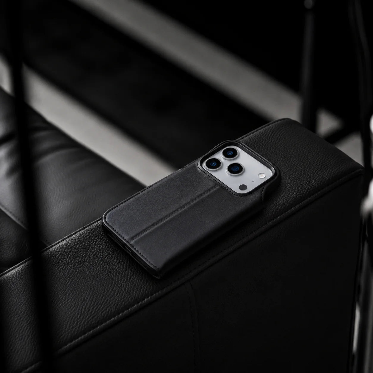 Elite Magic iPhone 17 Pro Max Leather Detachable Wallet Case