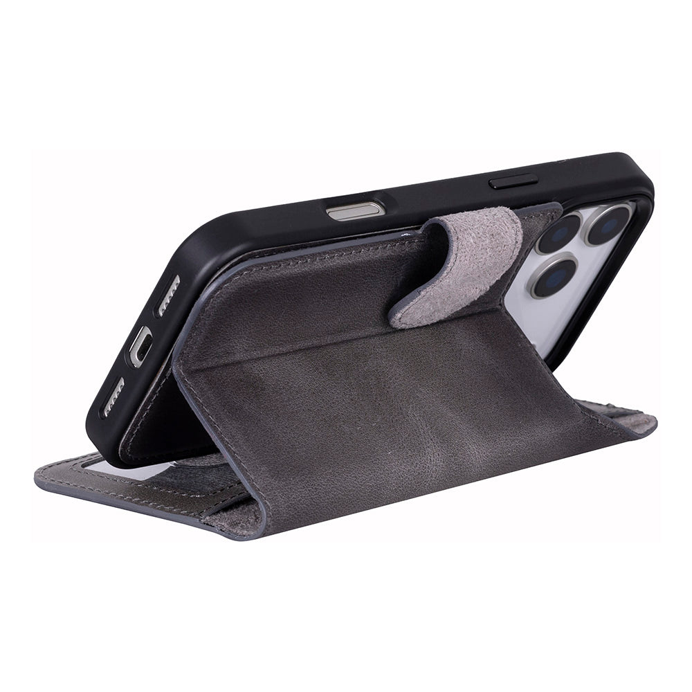 Magic iPhone 17 Pro Max Detachable Leather Wallet Case
