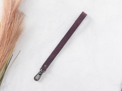 Larry Leather Hanger