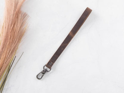 Larry Leather Hanger